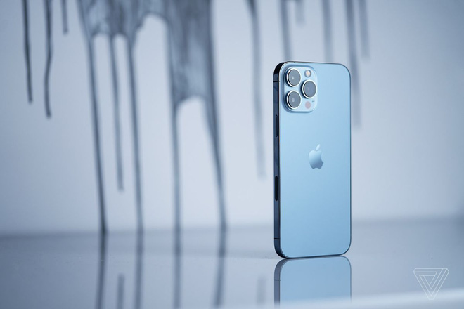 iPhone 13 Pro Max hỗ trợ công suất sạc lớn hơn tất cả các mẫu iPhone khác - Ảnh 1.